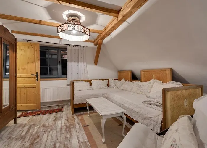 U Lawendowej Wiedzmy ايستينبا